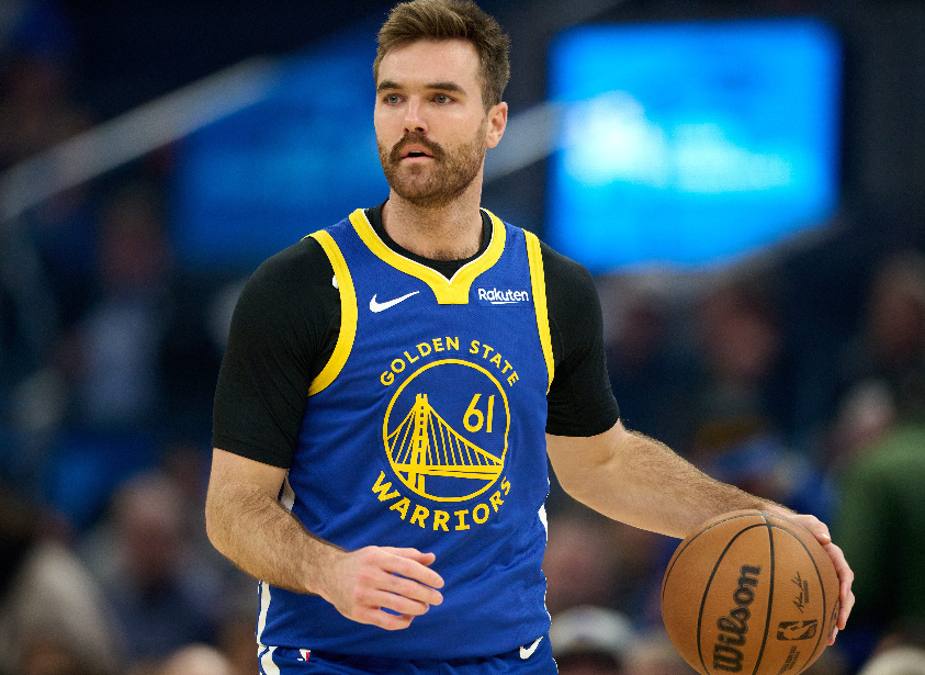 开云入口-勇士101-97险胜太阳 球员评价：4人优秀，2人及格，4人低迷